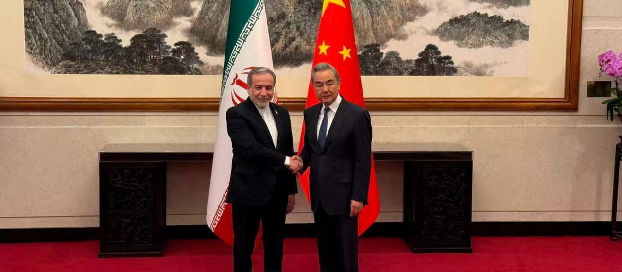 Abbas Araghtschi und Wang Yi