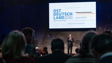Bundeskanzler Scholz auf der Konferenz "Ostdeutschland 2030" in Leipzig