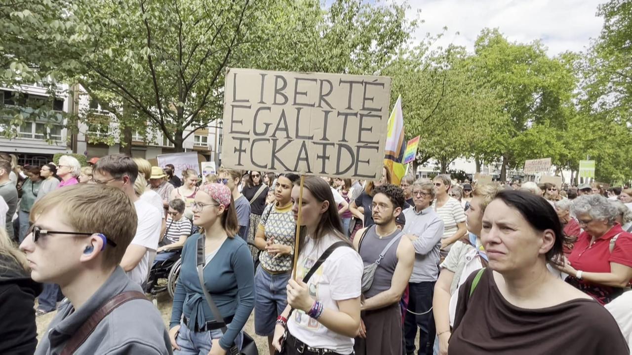 Rheinland-Pfalz Demos gegen Rechtsextremismus in Mainz - 2.000 Menschen auf der Straße