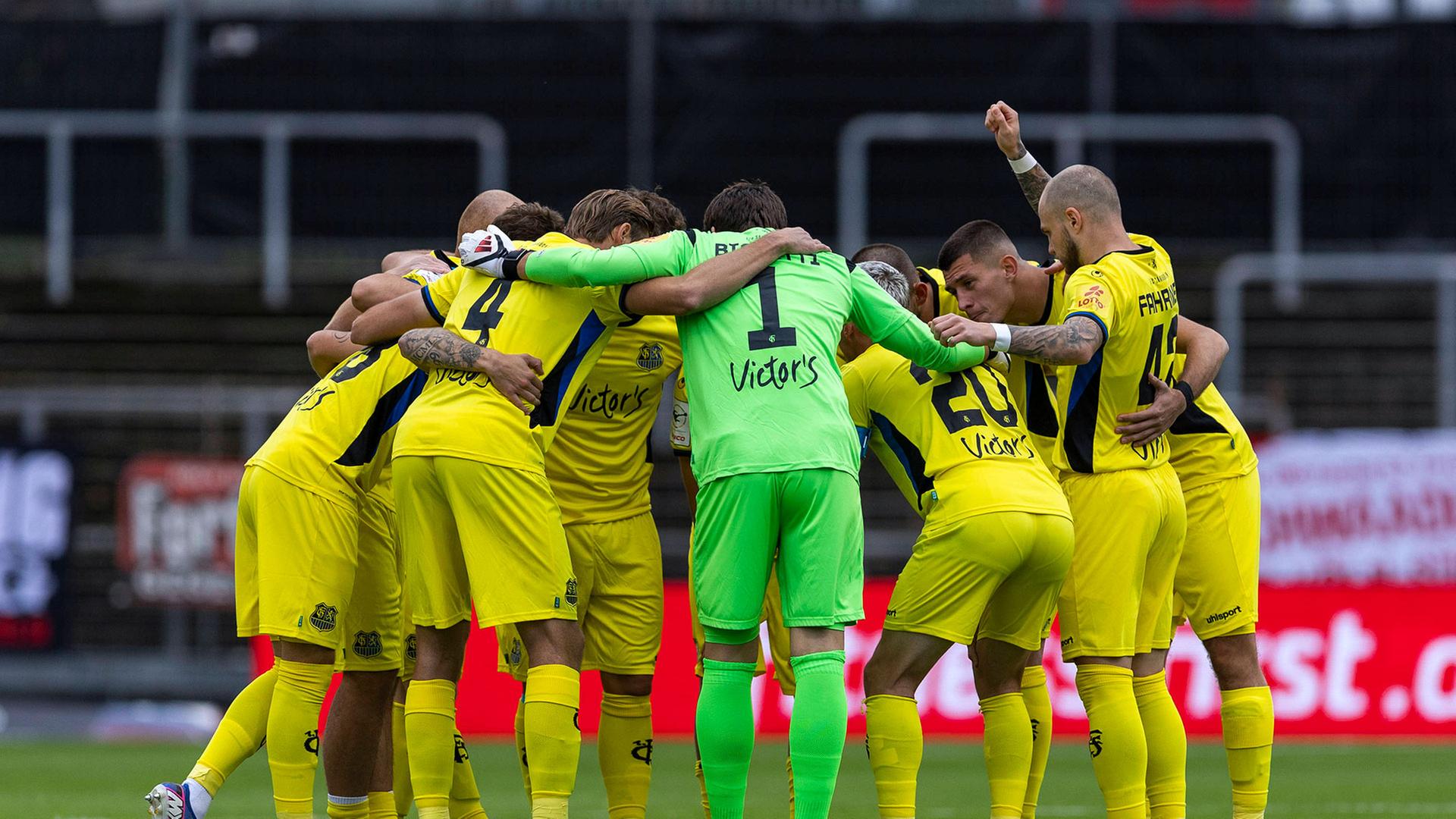 Die Mannschaft des 1. FC Saarbrücken | IMAGO / Beautiful Sports