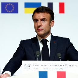 Frankreichs Präsident Macron spricht bei einer Ukraine-Hilfskonferenz.