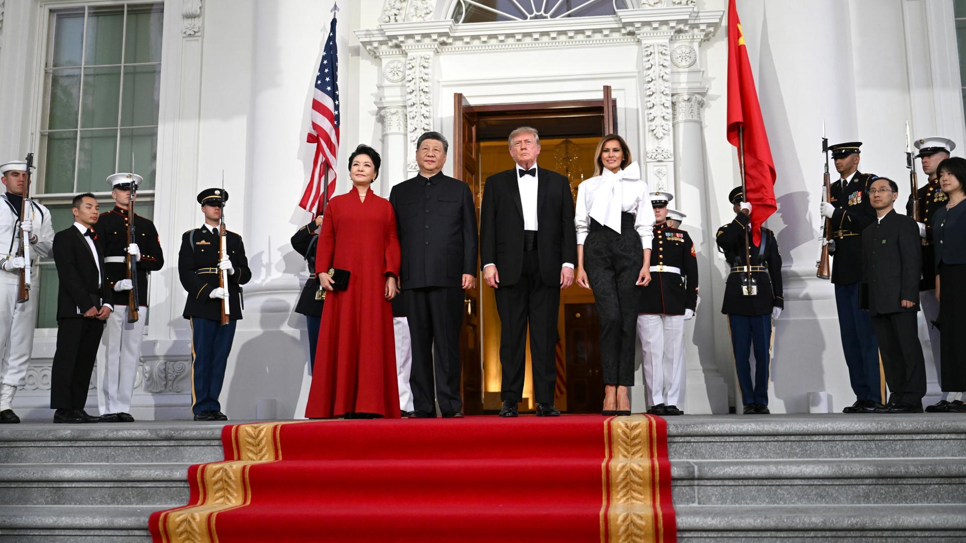 Xi bei Trump: Fanfaren, Spalier, Bankett - aber kaum Lösungen