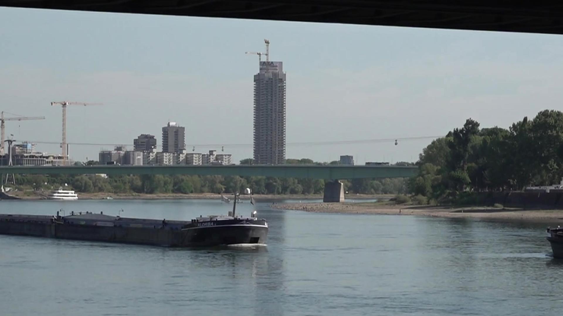 Niedrigwasser im Rhein setzt Binnenschifffahrt unter Druck