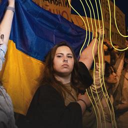 Eine Frau bei einem Protest gegen das Gesetz 12414, das am 22. Juli 2025 von Präsident Selenskyj unterzeichnet wurde und sich gegen Antikorruptionsbehörden richtet.