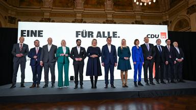 Die neuen Minister der Koalition aus CDU und SPD in Hessen stellen sich vor.