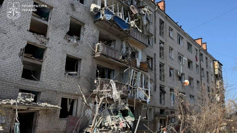 Ein zerstörtes Wohnhaus in Slowjansk, Ukraine.