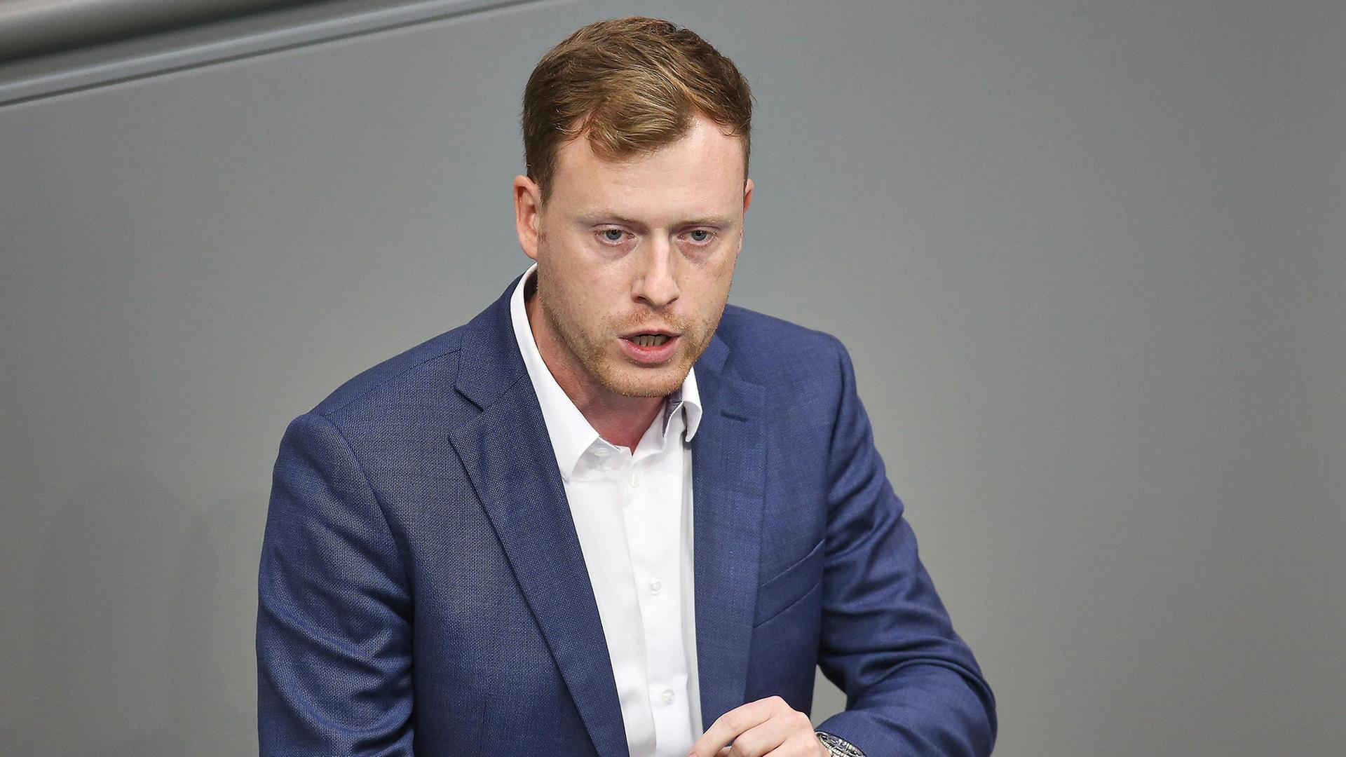 Affäre um Vetternwirtschaft: AfD-Bundestagsfraktion wirft Abgeordneten raus Affäre um Vetternwirtschaft: AfD-Bundestagsfraktion wirft Abgeordneten raus