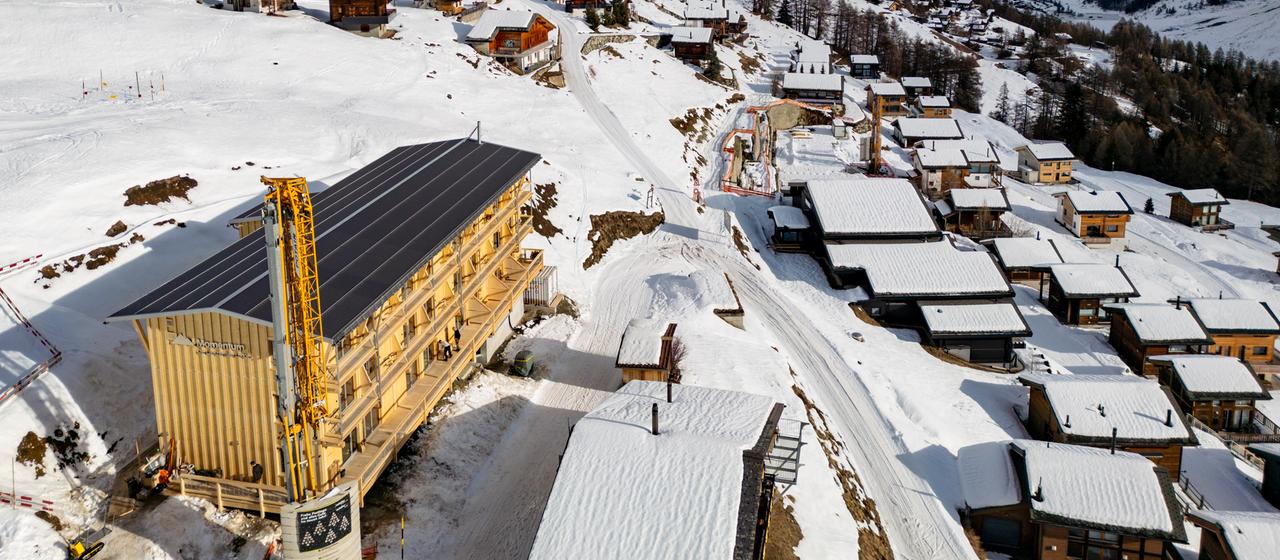 Blick auf das Hotel Momentum im Lötschental