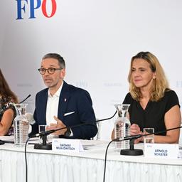 Norbert Nemeth, Susanne Fürst, Herbert Kickl, Dagmar Belakowitsch und Arnold Schiefer (von links nach rechts)