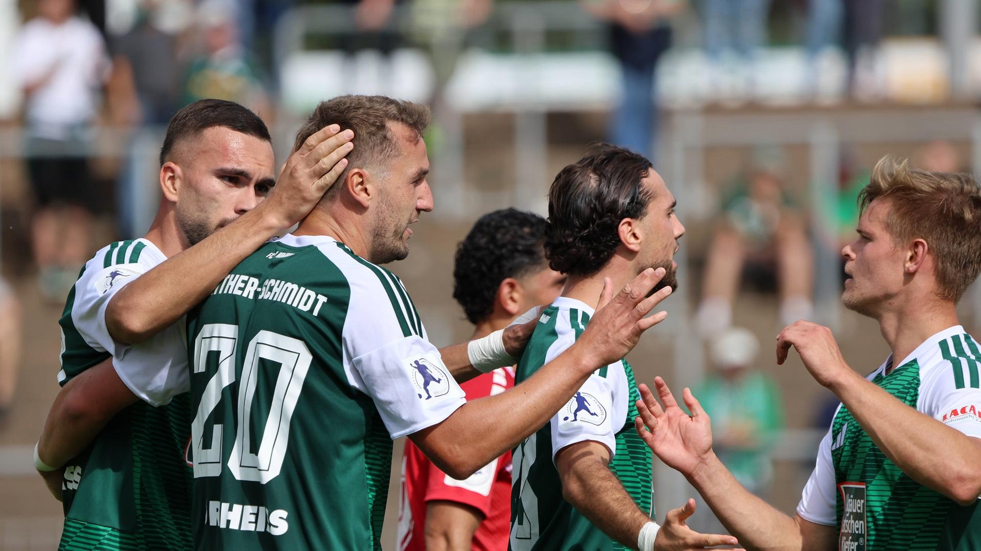 Homburger Torjubel nach dem 1:1-Ausgleich durch Julian Günther-Schmidt gegen Hessel Kassel | IMAGO / Fussball-News Saarland