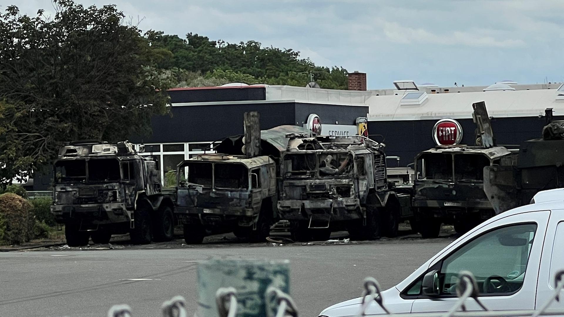 Ausgebrannte Lkw der Bundeswehr auf Betriebsgelände von MAN in Erfurt | MDR/Axel Hemmerling 