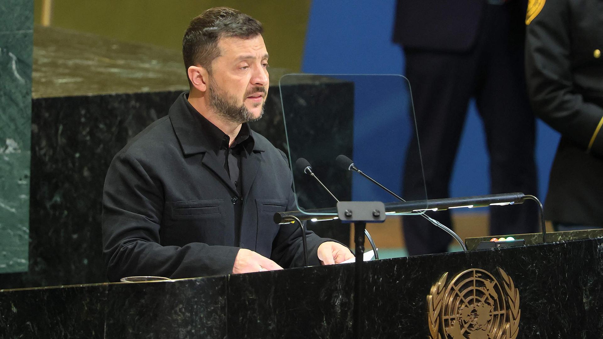 Wolodymyr Selenskyj spricht vor der UN-Vollversammlung. | Getty Images via AFP