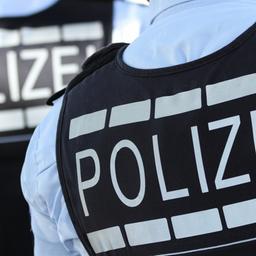 Polizisten mit Schutzwesten