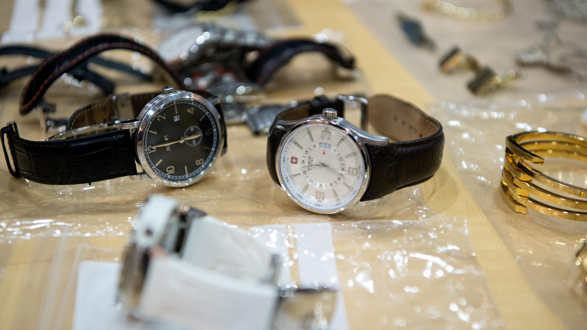 Filmreif: Unbekannte erbeuten Schmuck bei Düsseldorfer Juwelier