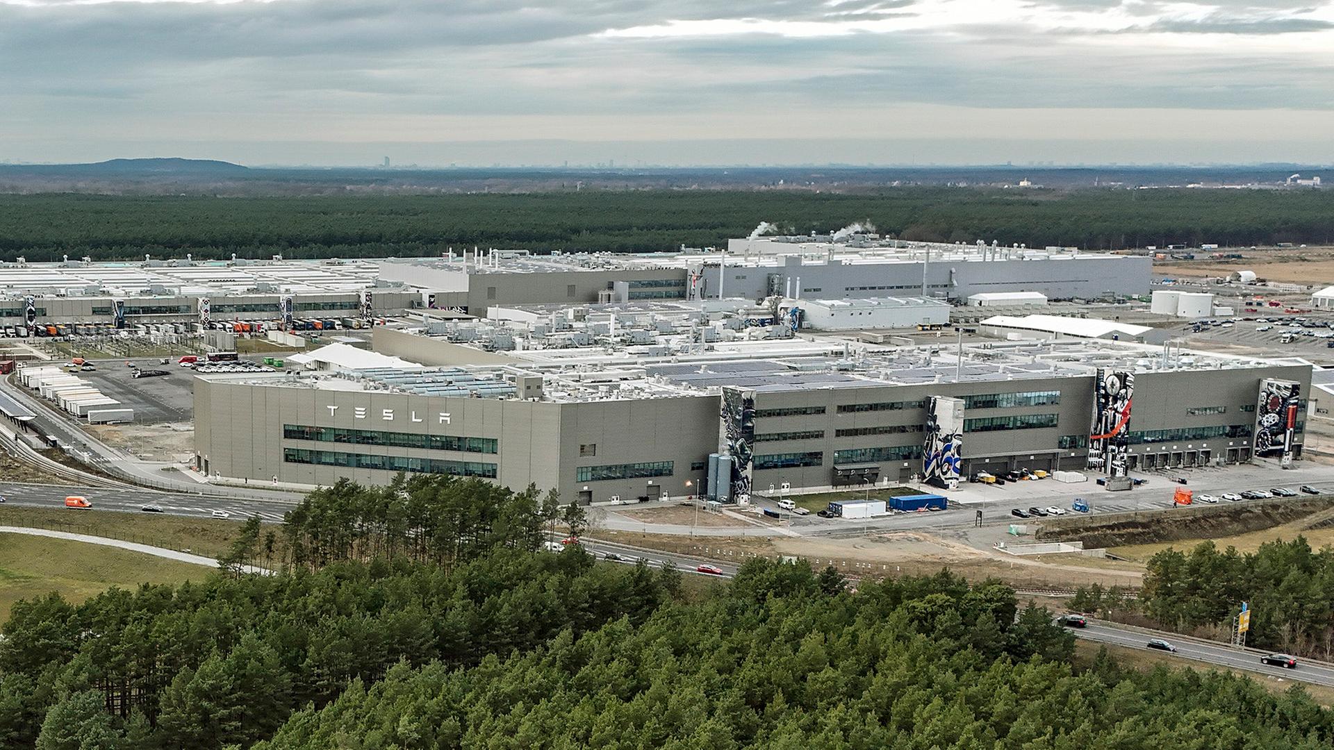 Tesla Gigafactory, GrÃ¼nheide in Brandenburg am 19.12.2025. (Quelle:picture alliance/Jochen Eckel) | picture alliance/Jochen Eckel 