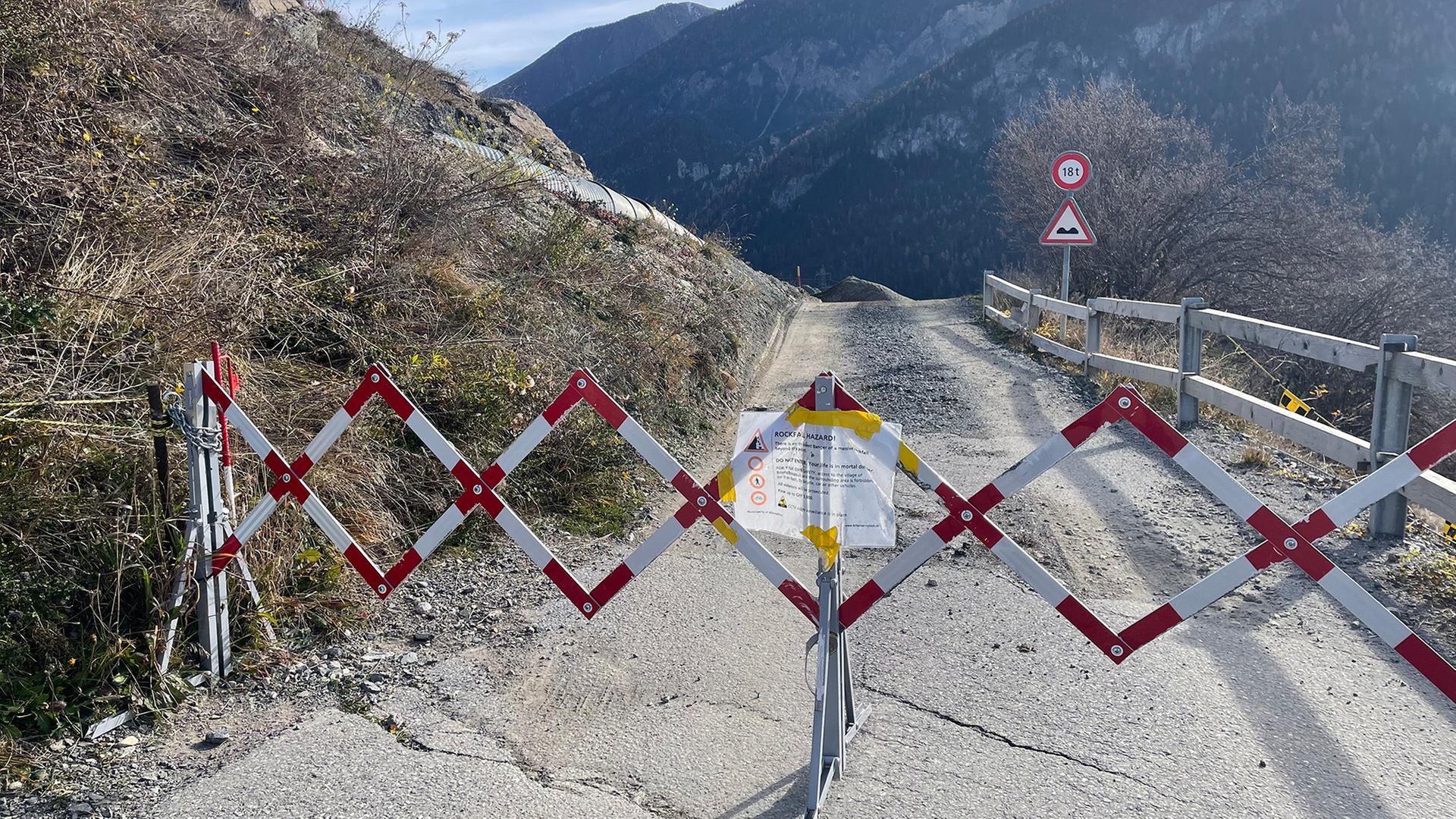 Einer der Checkpoints an den Zugangsstraen von Brienz. | ARD-Studio Genf