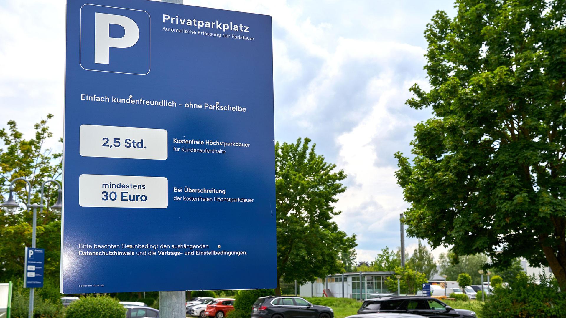 Wer zu lange parkt, muss das Abschleppunternehmen bezahlen