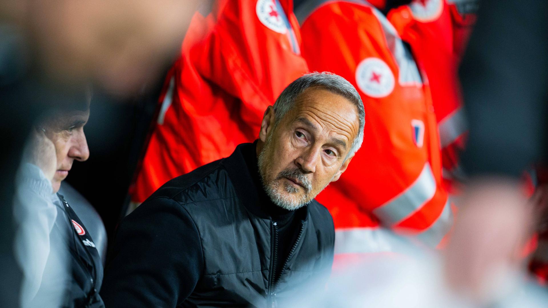 Eintracht-Trainer Hütter sieht "Haufen Arbeit" vor Pokalspiel beim HSV