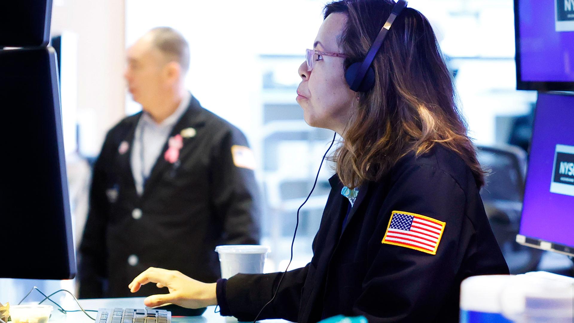 Händlerin an der New York Stock Exchange. | picture alliance / newscom