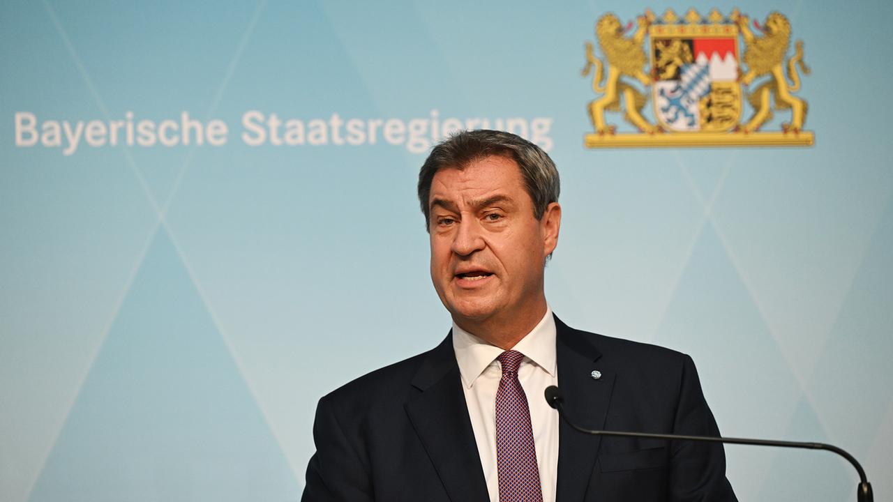 Ministerpräsident Söder hält an seinem Vize Aiwanger fest