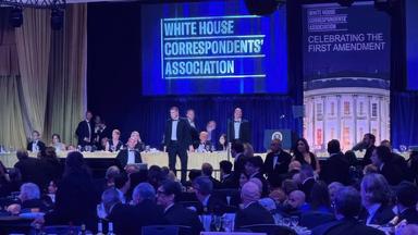 Trump umringt von Sicherheitskräften