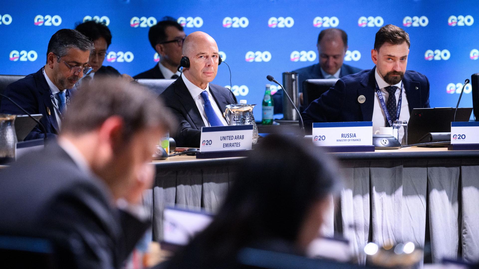Anton Siluanow am Tisch des G20-Finanzministertreffebs in Asheville | Bernd von Jutrczenka/dpa