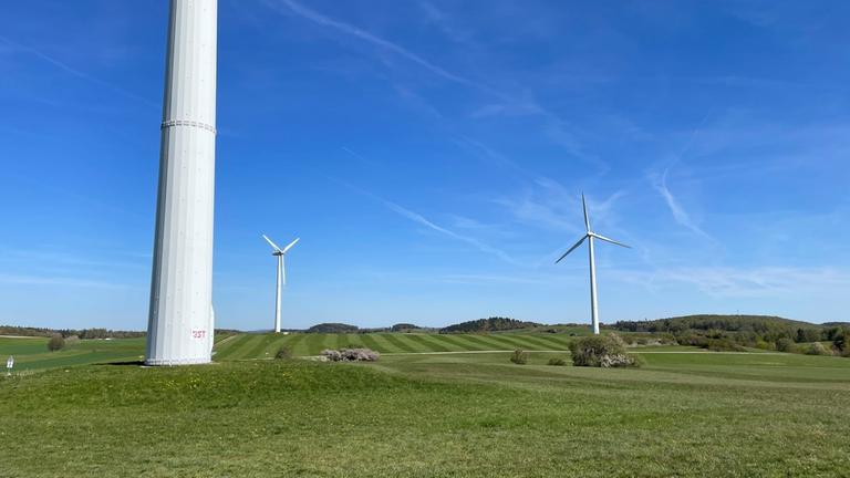 Im ältesten noch laufenden Windpark Baden-Württembergs auf dem Himmerlberg bei Burladingen-Melchingen (Zollernalbkreis) stehen drei Windkraftanlagen.