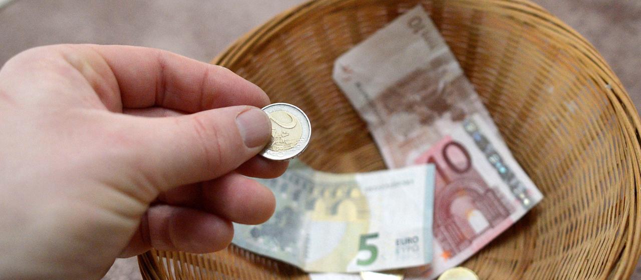 Geld in einem Korb