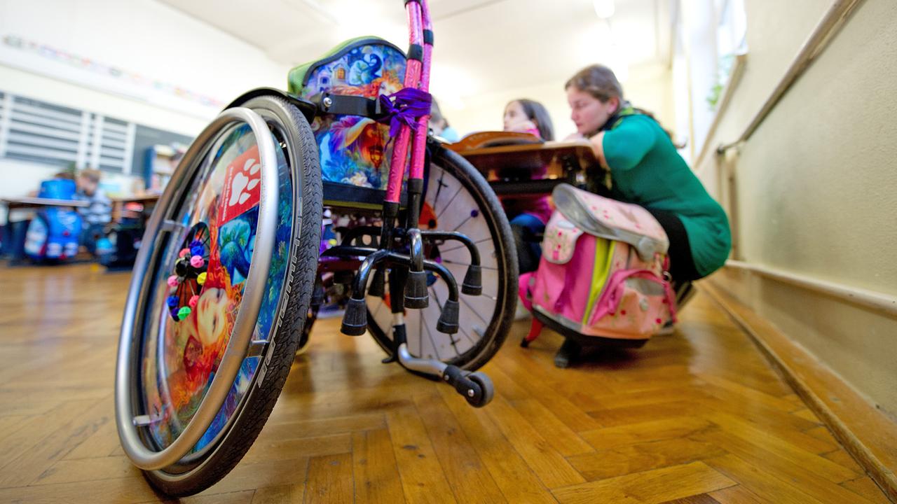 Brandenburg Berlin: Behinderte Kinder im Schulsystem: "Es muss eine Schule für alle geben" | tagesschau.de