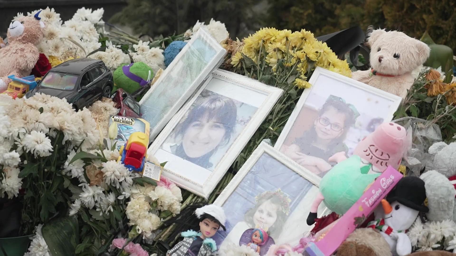 Blumen auf Grab in Ternopil | ARD-aktuell