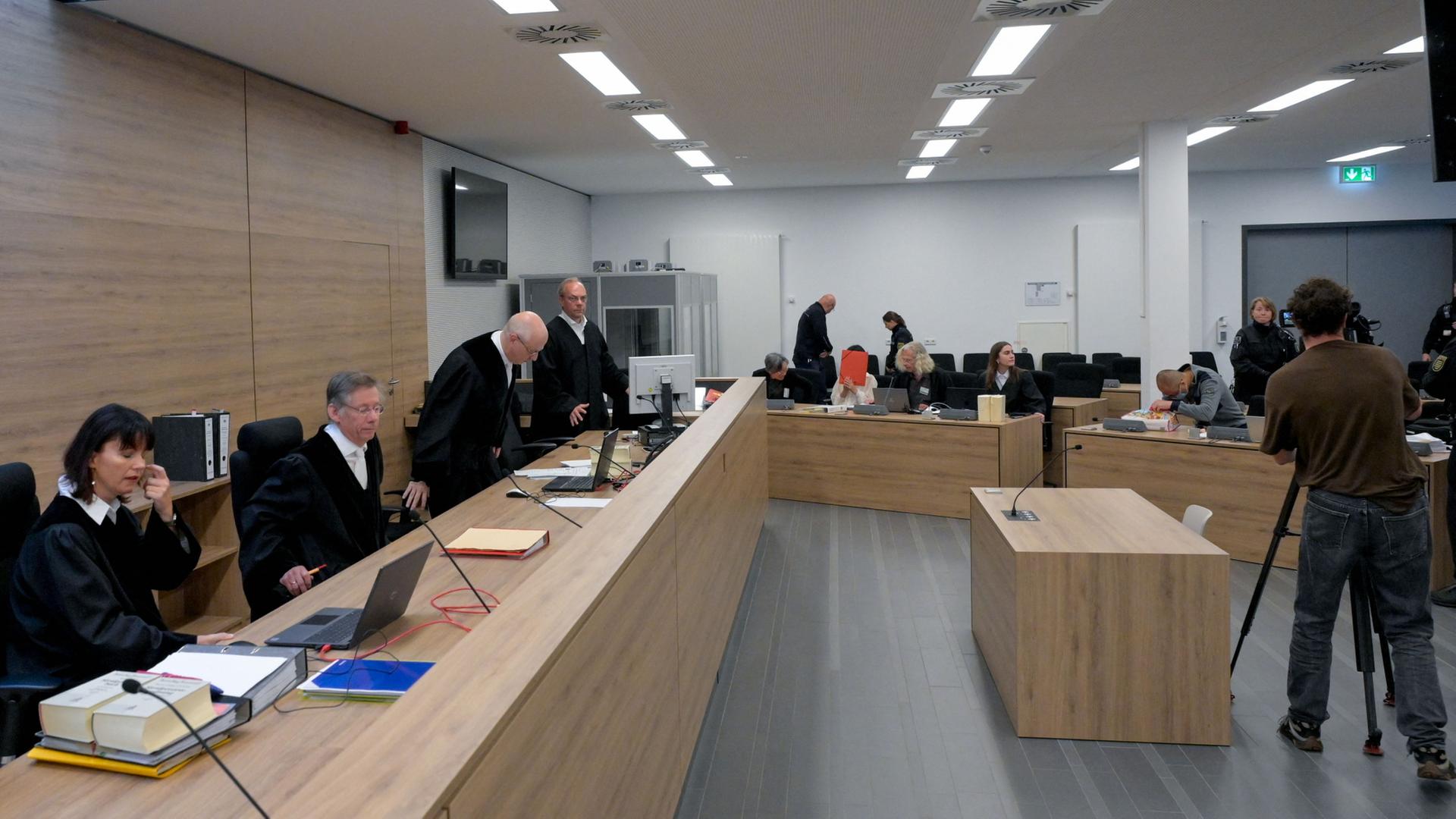 Dresden: Spionage-Prozess gegen Ex-Mitarbeiter von Krah hat begonnen