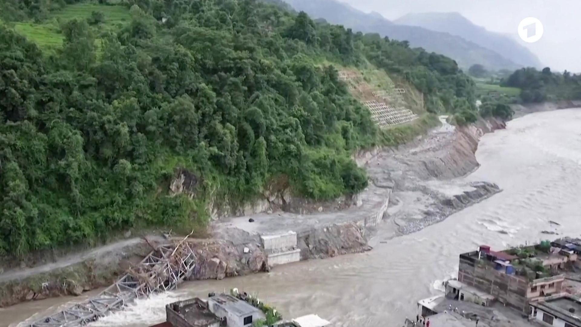 Opferzahl nach Sturzflut im Himalaya steigt weiter