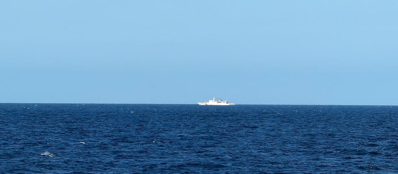 Ein von der taiwanesischen Küstenwache veröffentlichtes Foto soll ein geortetes chinesisches Küstenwachenschiff zeigen.