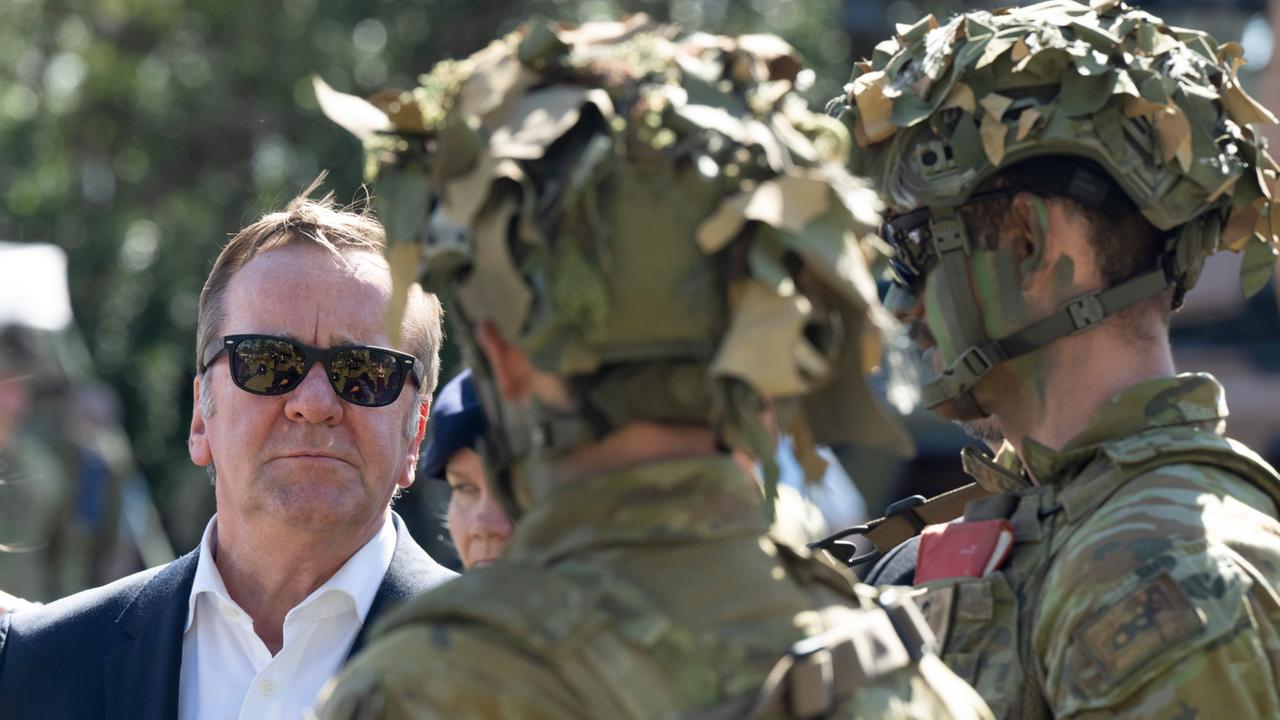 Pistorius stärkt auf Reise durch Indopazifik Beziehungen