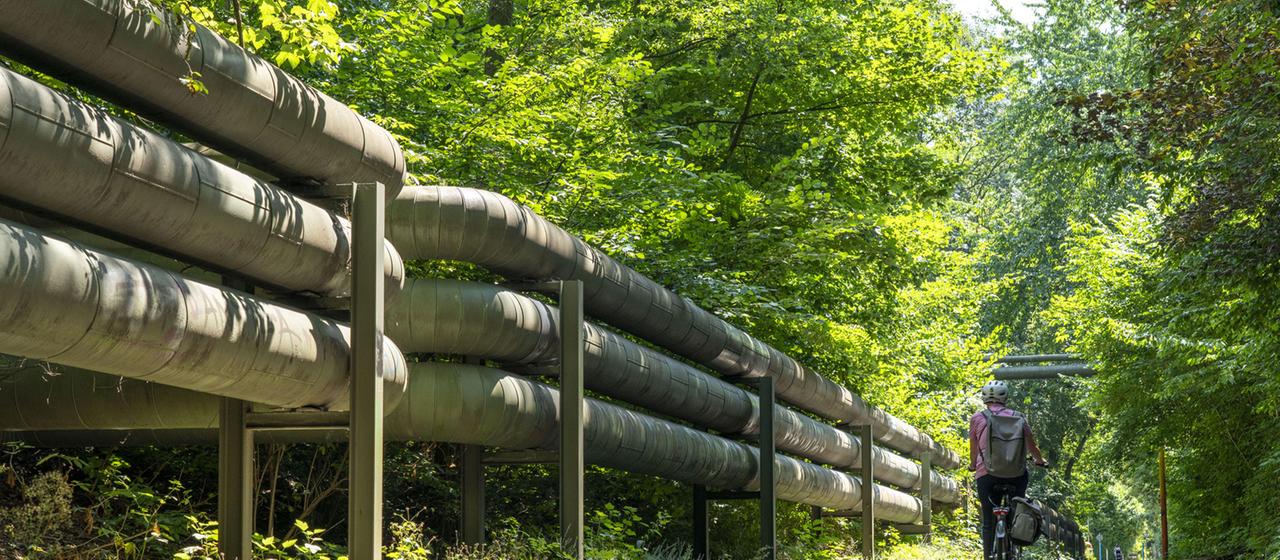 Fernwärme Rohrleitungen im Norden von Bochum. | picture alliance / Jochen Tack Fernwärme Rohrleitungen im Norden von Bochum.