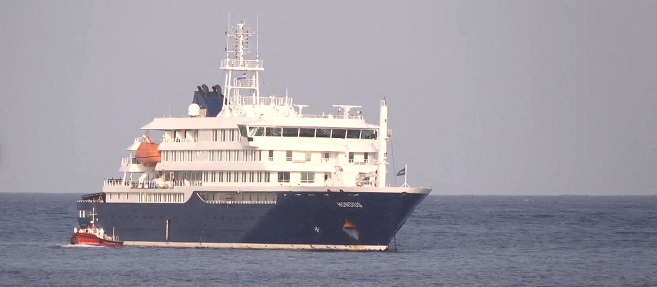 Das Schiff "Hondius" vor Kap Verde.