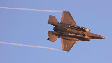 F-35-Kampfflugzeug der israelischen Luftwaffe während einer Flugshow.