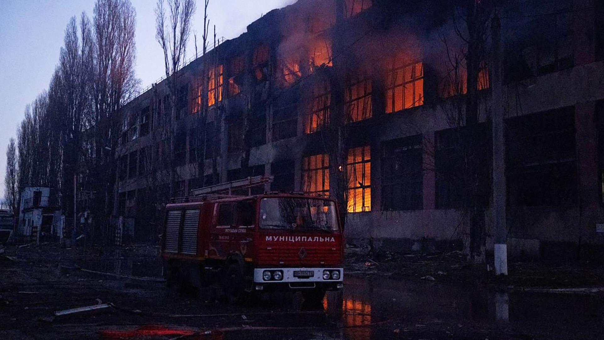 Russische Raketenangriffe verursachen Stromausfall in der Ukraine