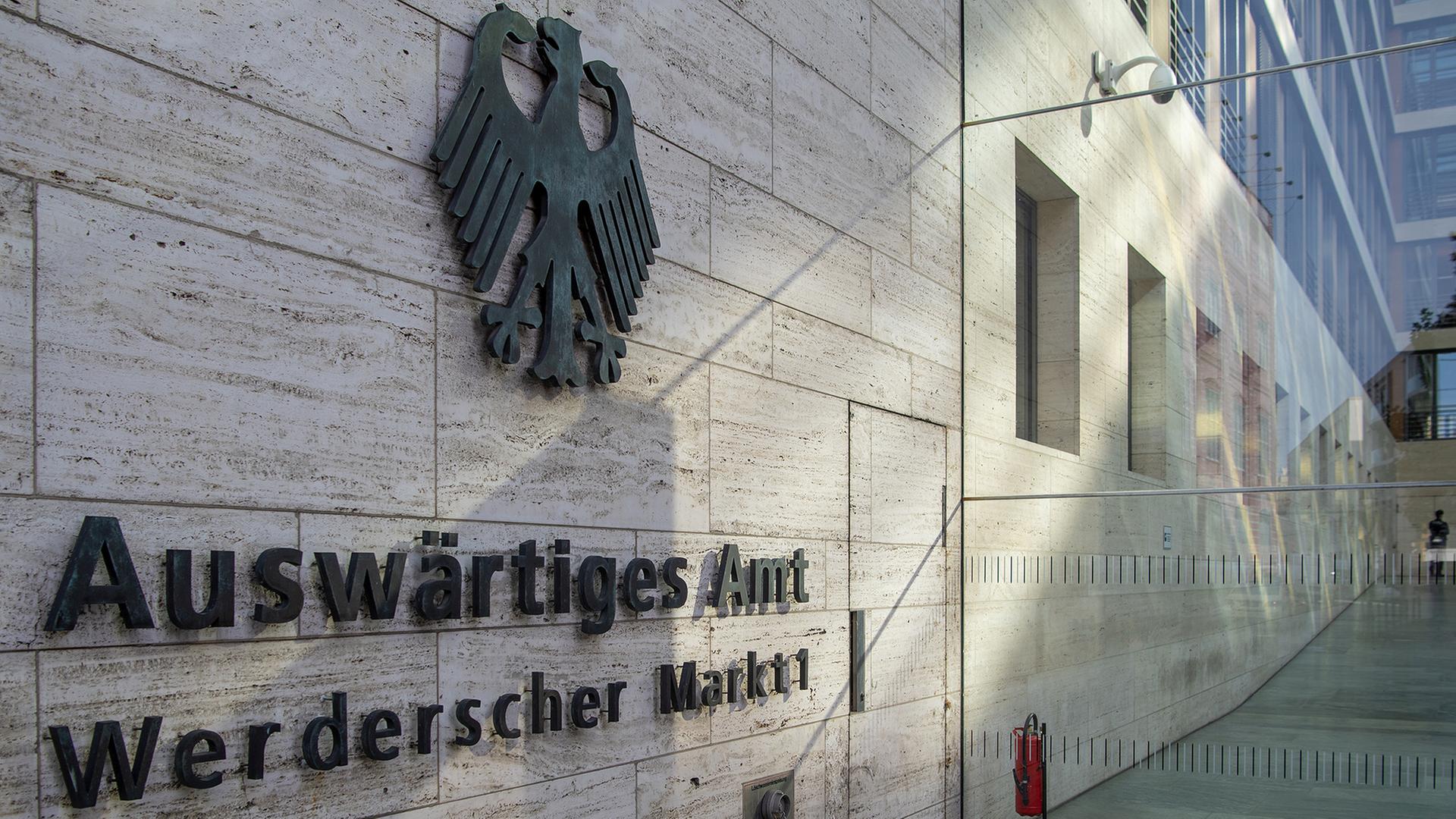 Das deutsche Wappen und der Schriftzug 