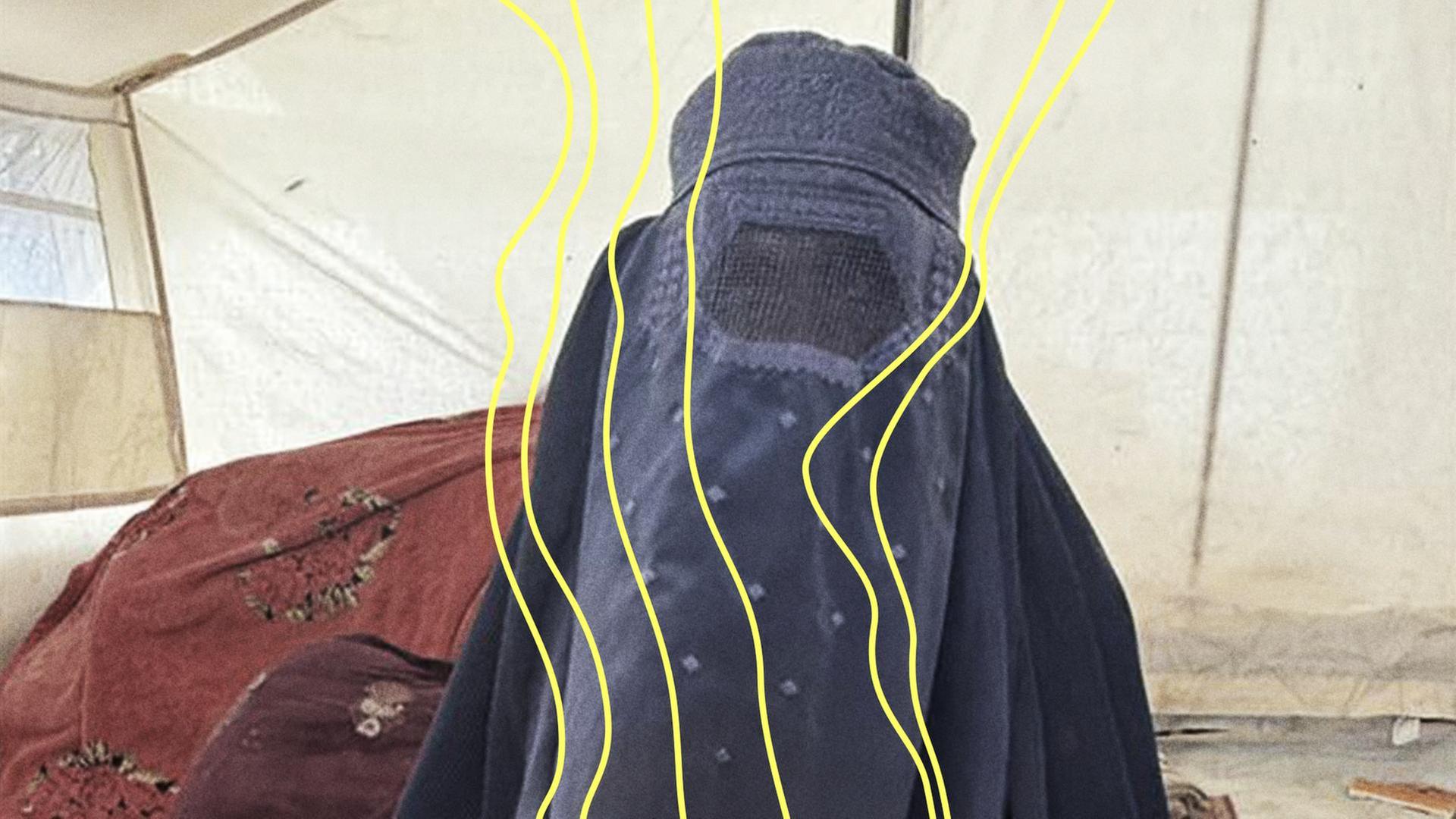 Eine Frau in einer blauen Burka. | Peter Hornung