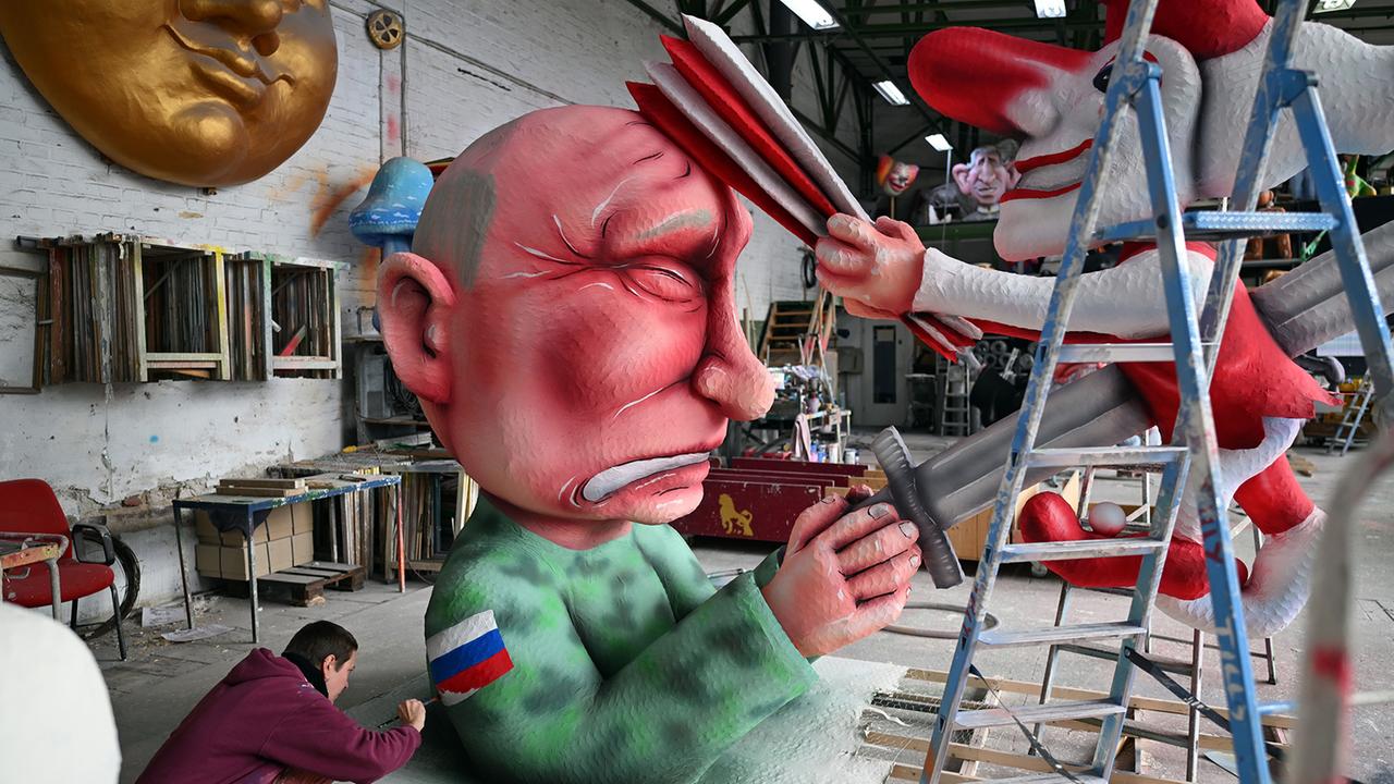 Tilly reagiert mit neuem Putin-Wagen auf Moskauer Prozess