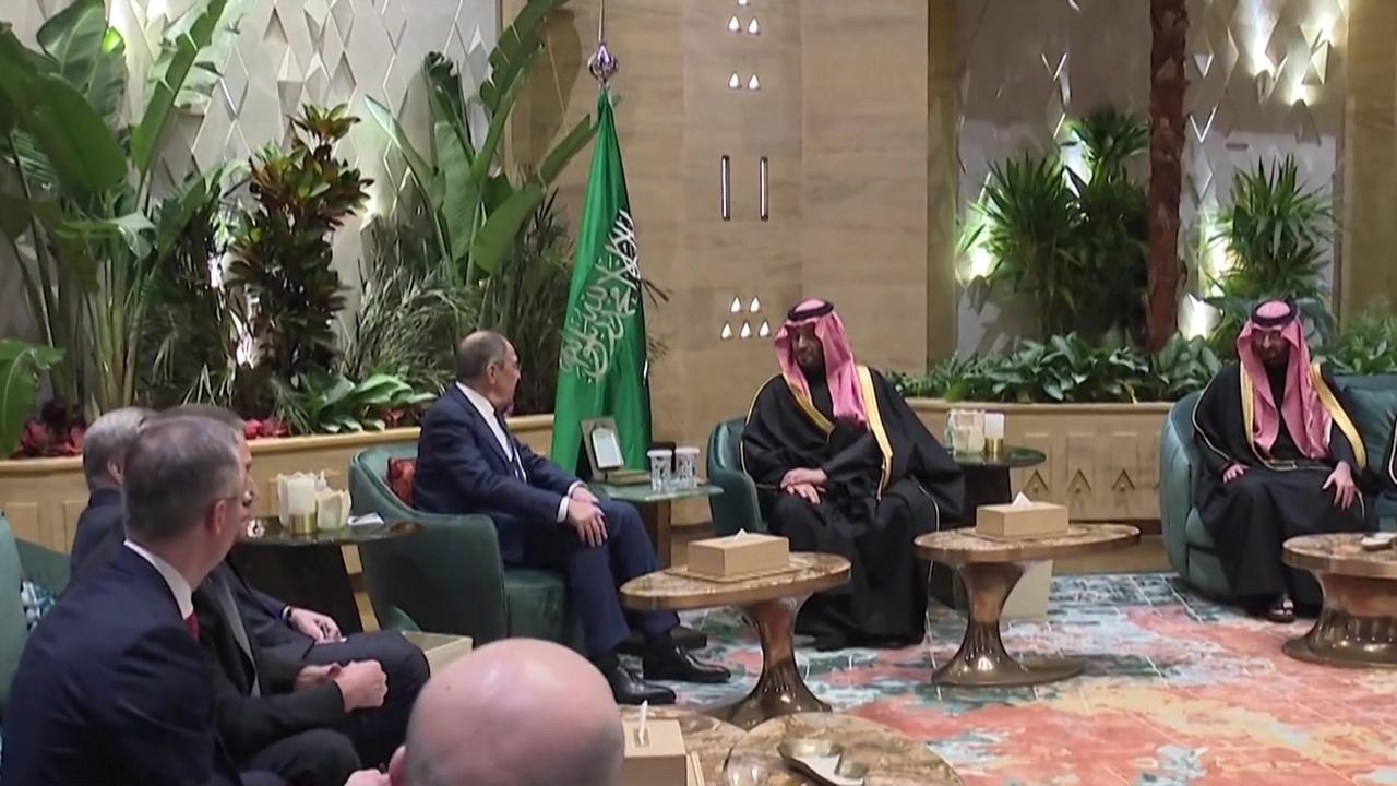 Treffen der Außenminister von Russland und den USA in Saudi-Arabien | tagesschau.de