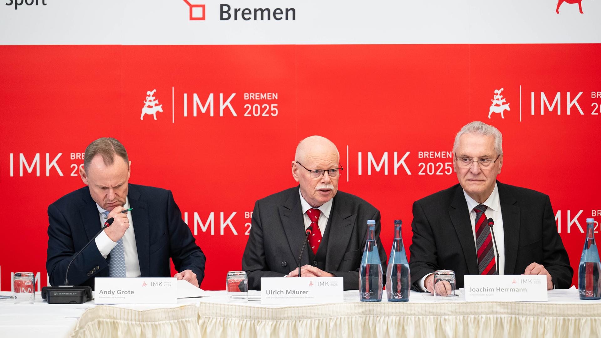 Andy Grote, Ulrich Mäurer und Joachim Herrmann. | dpa