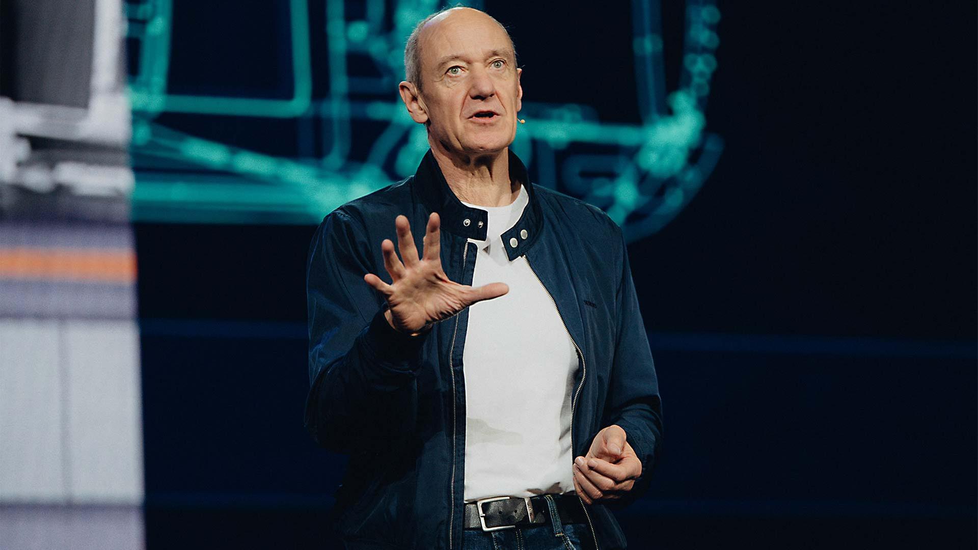 Siemens-CEO Roland Busch kündigt auf der CES 2026 Initiativen zum KI-Einsatz an. | picture alliance/dpa/Siemens