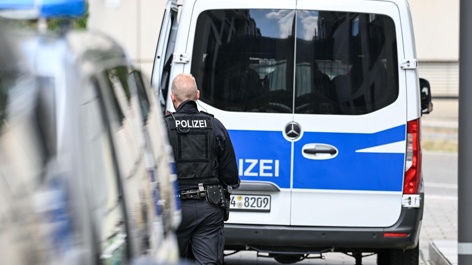 Mann stellt sich nach Messerangriff in Koblenzer Altstadt