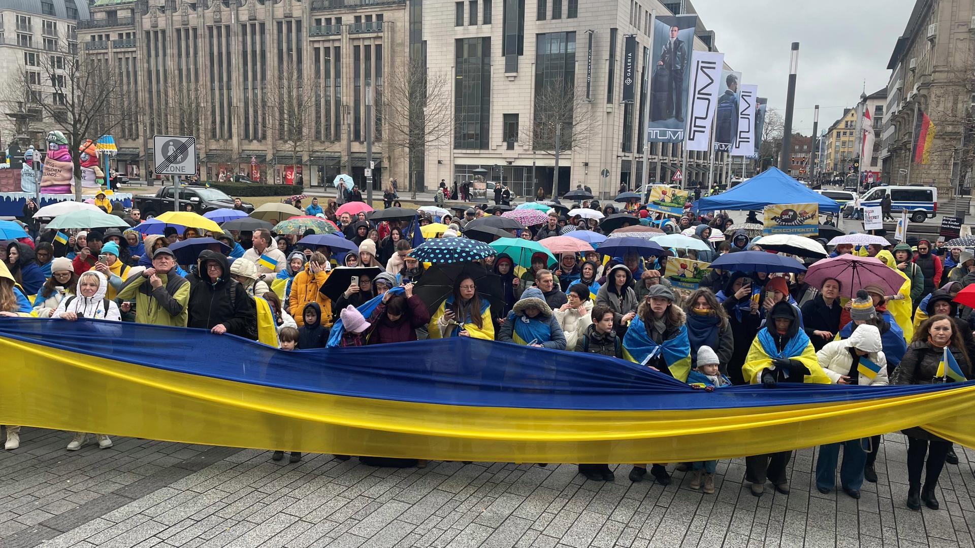 Düsseldorf: Gedenken an russischen Angriff auf die Ukraine