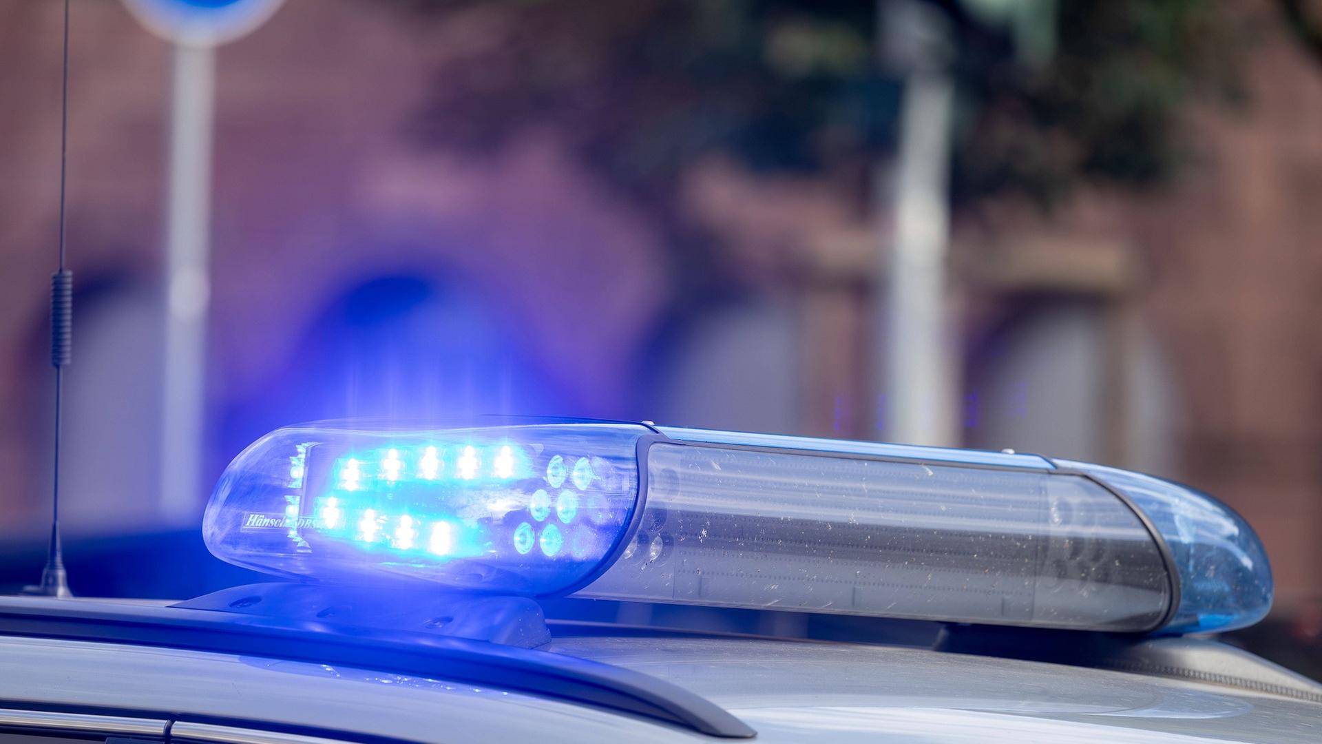 Die Polizei im Einsatz. | IMAGO / Eibner
