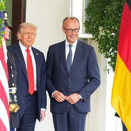 Donald Trump empfängt Friedrich Merz vor dem Weißen Haus