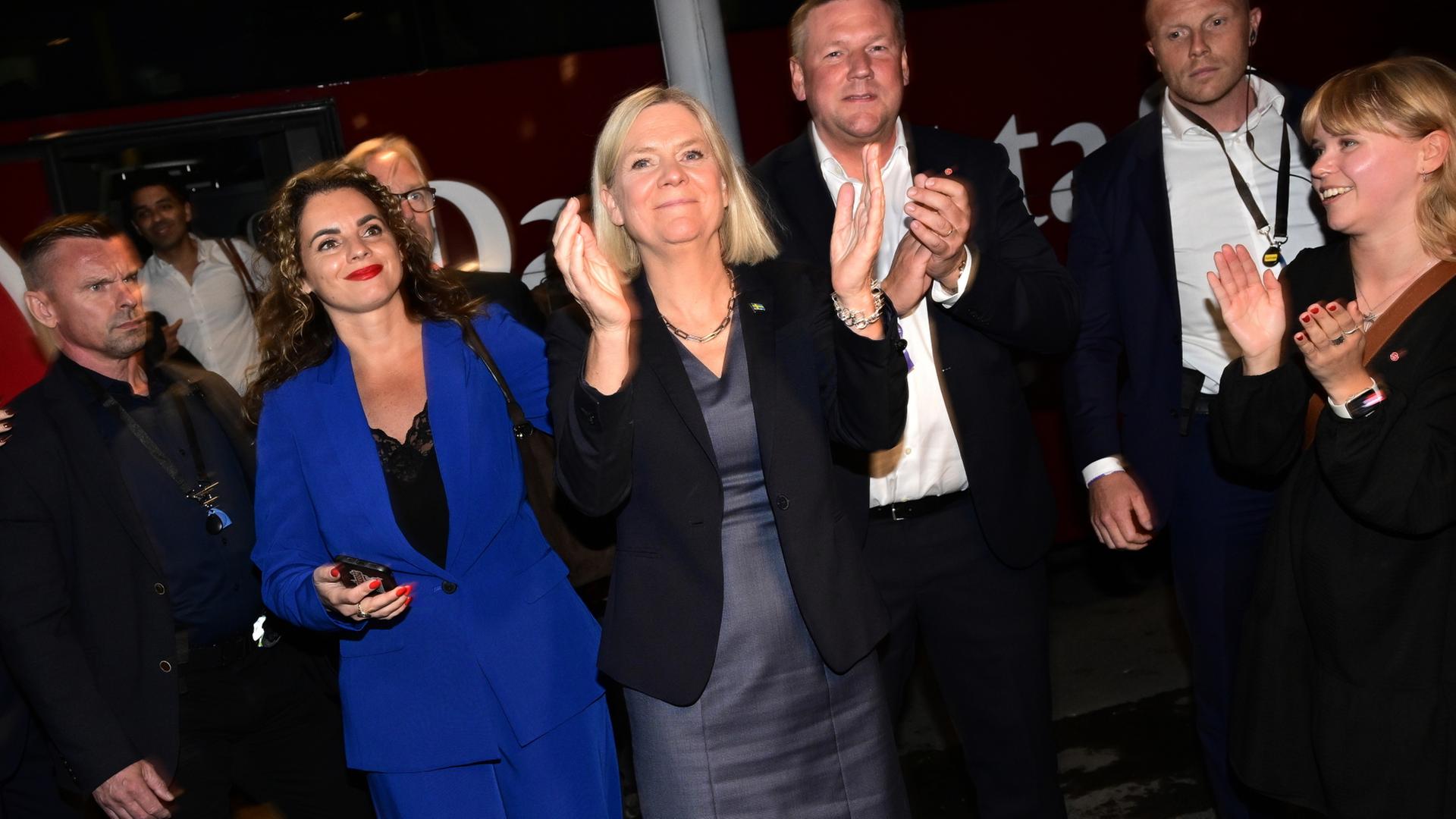 Prognosen sehen Mitte-Links-Block in Schweden knapp vorn