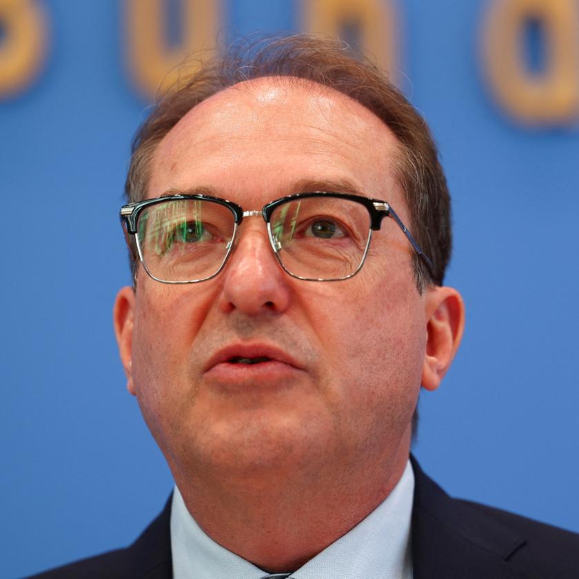 Dobrindt warnt vor wachsender Gewalt junger Extremisten ...